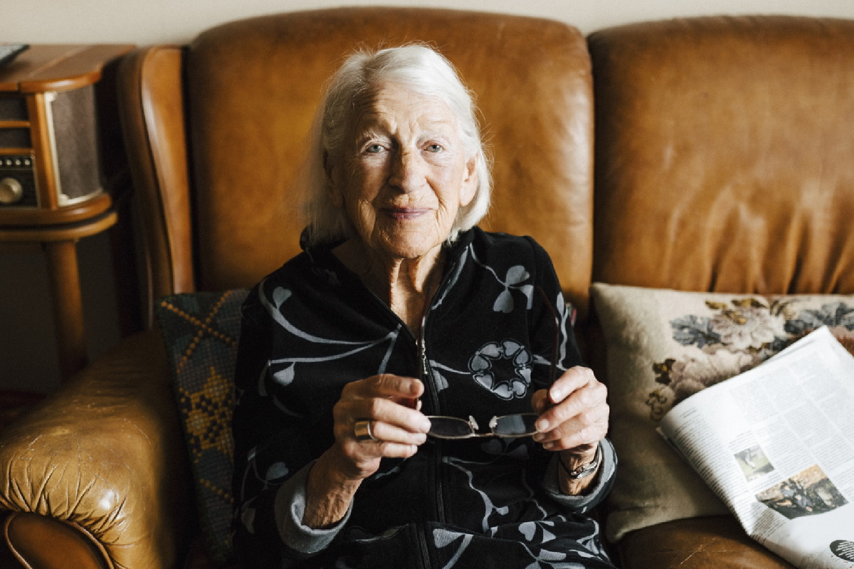 Babcia ostrzega: ta 1 rzecz w domu przynosi pecha w finansach. Przez to pieniądze się ciebie nie trzymają