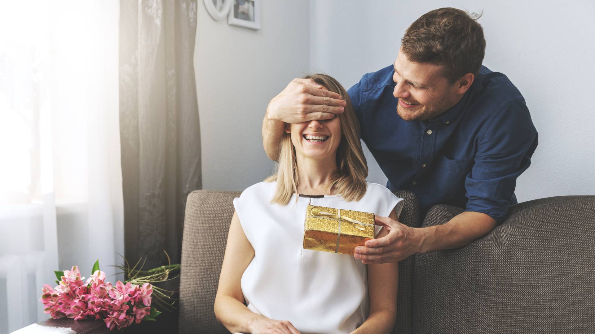 Prezent, który zapowiada kłótnie i konflikty w związku. Uważaj, jest bardzo popularny z okazji Dnia Kobiet GettyImages ronstikPrezent, który zapowiada kłótnie i konflikty w związku. Uważaj, jest bardzo popularny z okazji Dnia Kobiet