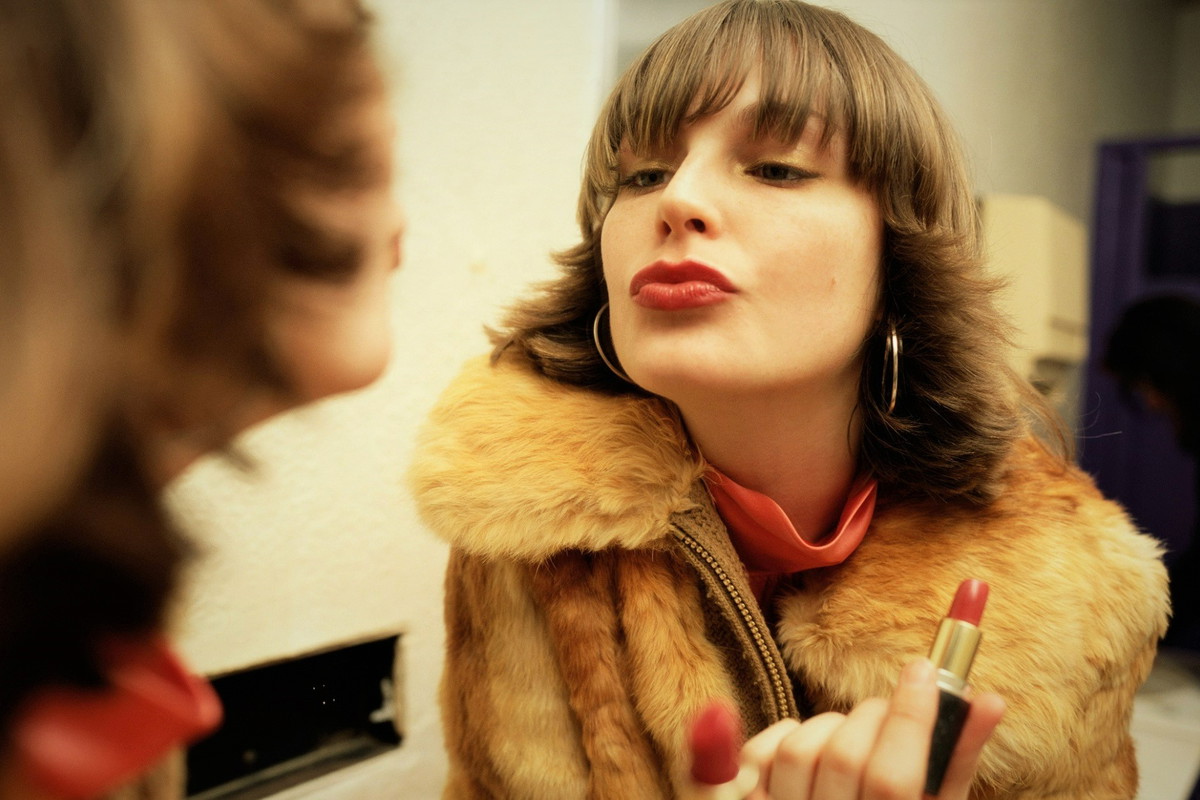 Odkryj w sobie boginię. Wypróbuj rytuał czerwonej szminki