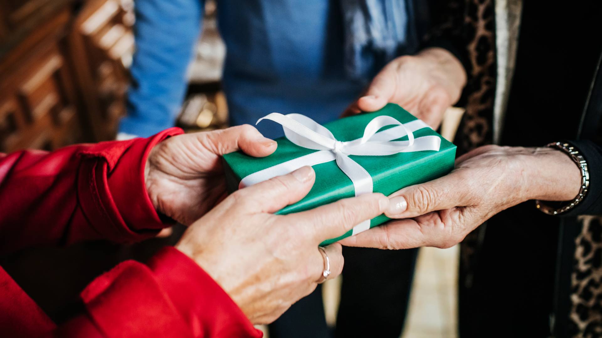 Pechowy prezent, który zwiastuje łzy i nieszczęście. Pod żadnym pozorem nie dawaj go nikomu