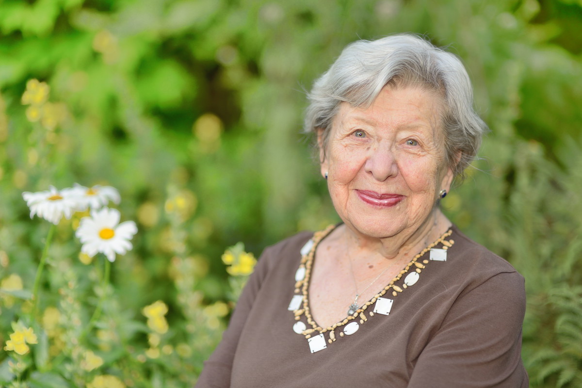 Babciny sposób na cudowne sny. Weź 1 rzecz z lasu i połóż przy łóżku AdobeStock GordonGrand