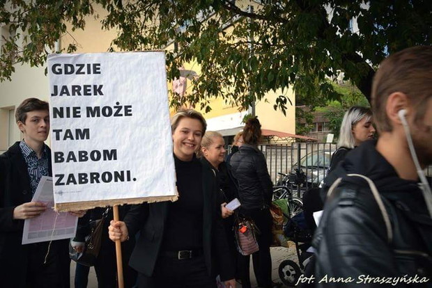 Dziewuszki dziewuszkom na proteście