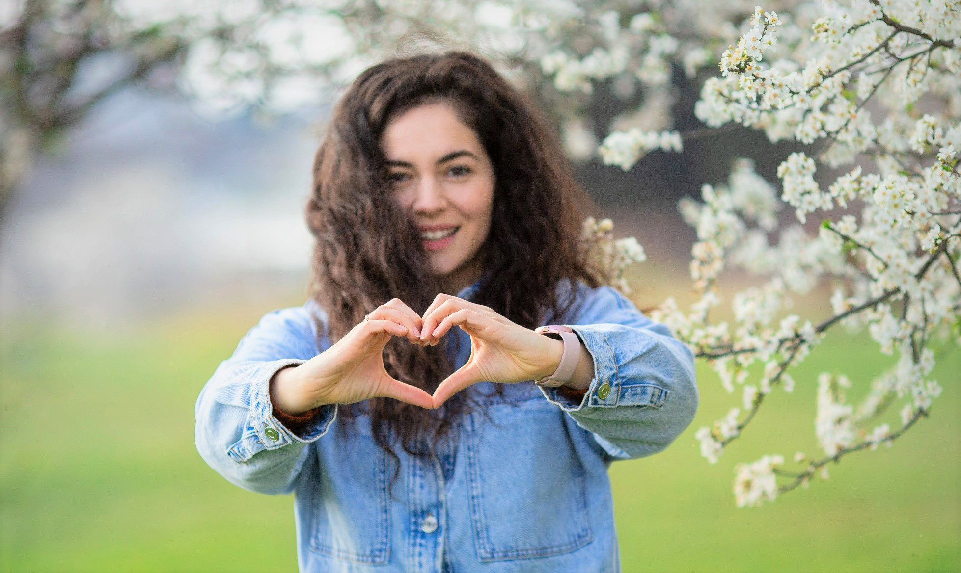 Przyciągnij miłość na wiosnę. Użyj 3 składników, które na pewno masz w domu