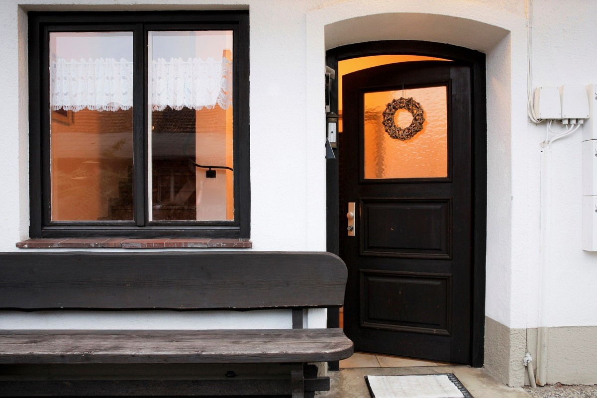 Przynosi pecha już w wejściu i odpycha gości. Ta 1 rzecz w domu ściąga nieszczęścia