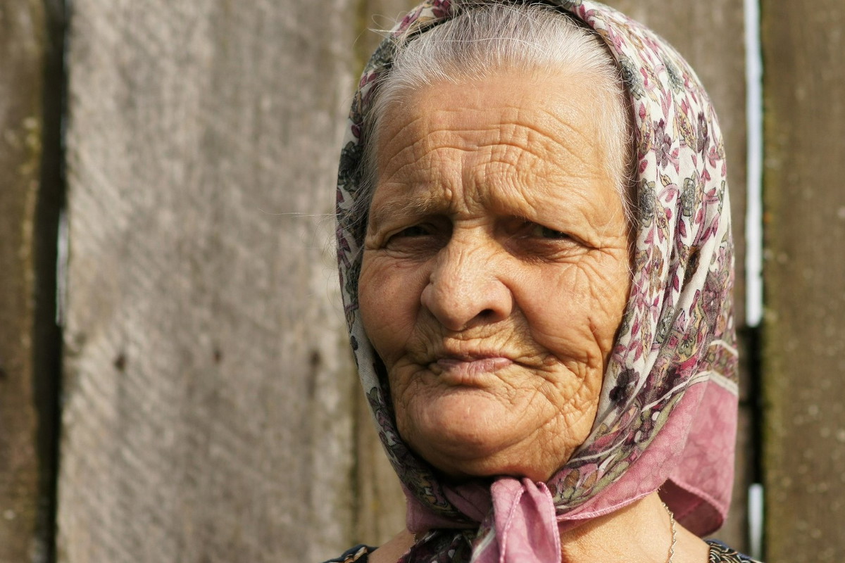 Rytuał szeptunki na zebranie odwagi. Pomoże nieśmiałym i niezdecydowanym