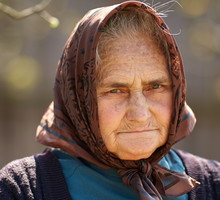 Rytuał szeptuch na zawistne spojrzenie. Wystarczy 5 minut, żeby odpędzić zazdrośników