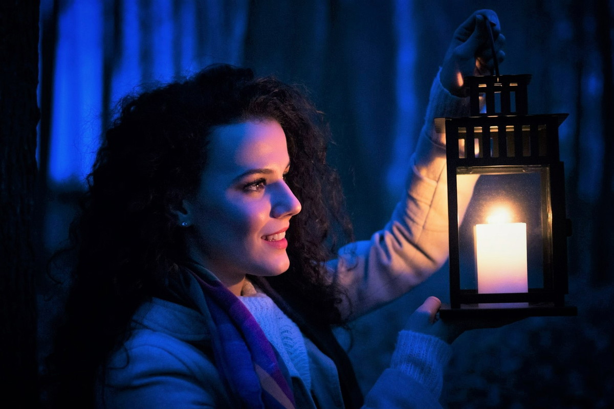 Miłosny rytuał na nów Księżyca przyciągnie wielkie uczucie. Skorzystaj z mocy 1 znanego ziela