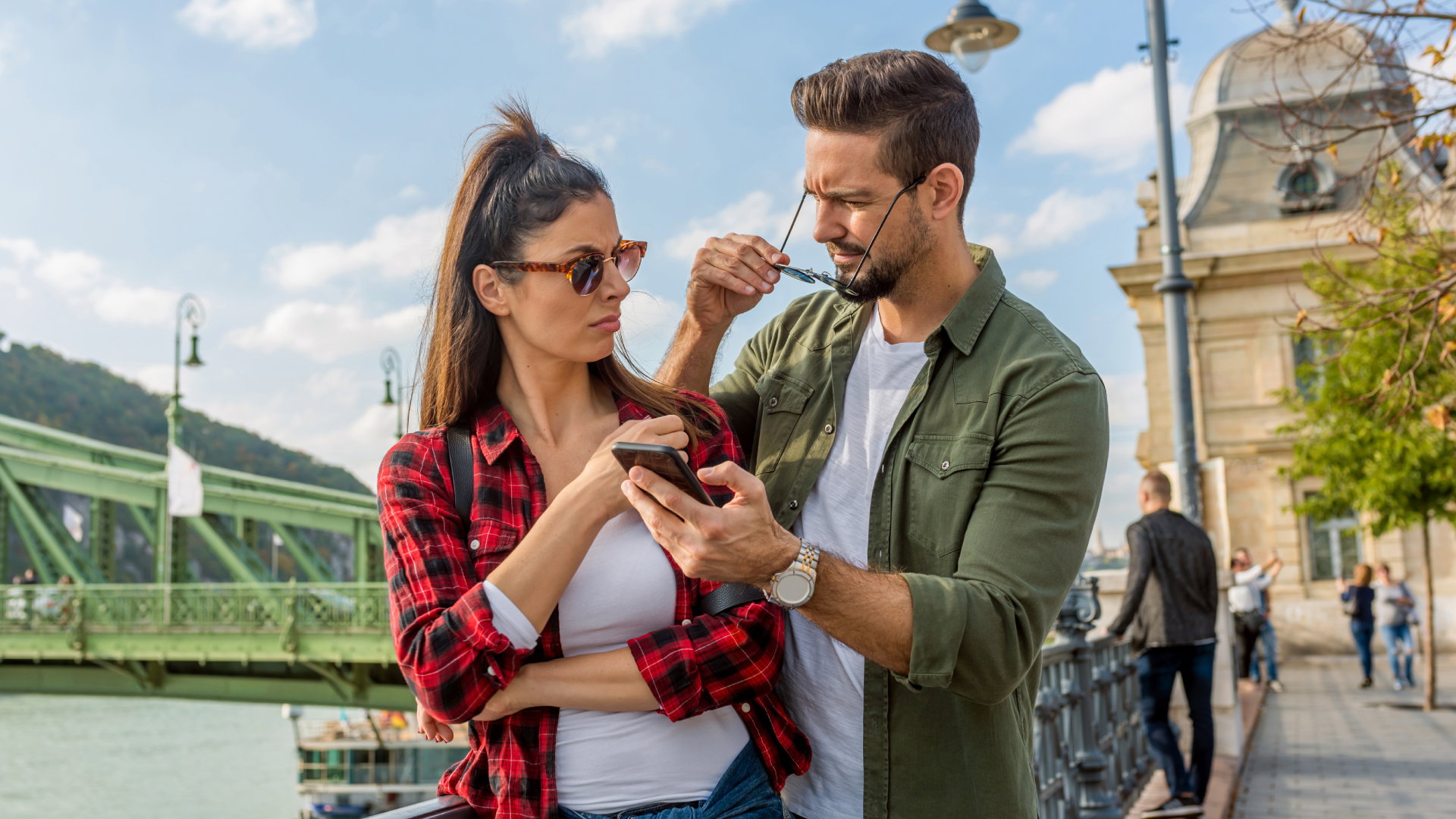 Faceci o tych 3 znakach zodiaku są zaborczy. Nie pozwalają odejść partnerce na krok