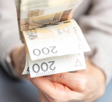 Ekspresowy rytuał na pieniądze. Działa cuda, a główny składnik masz w domu