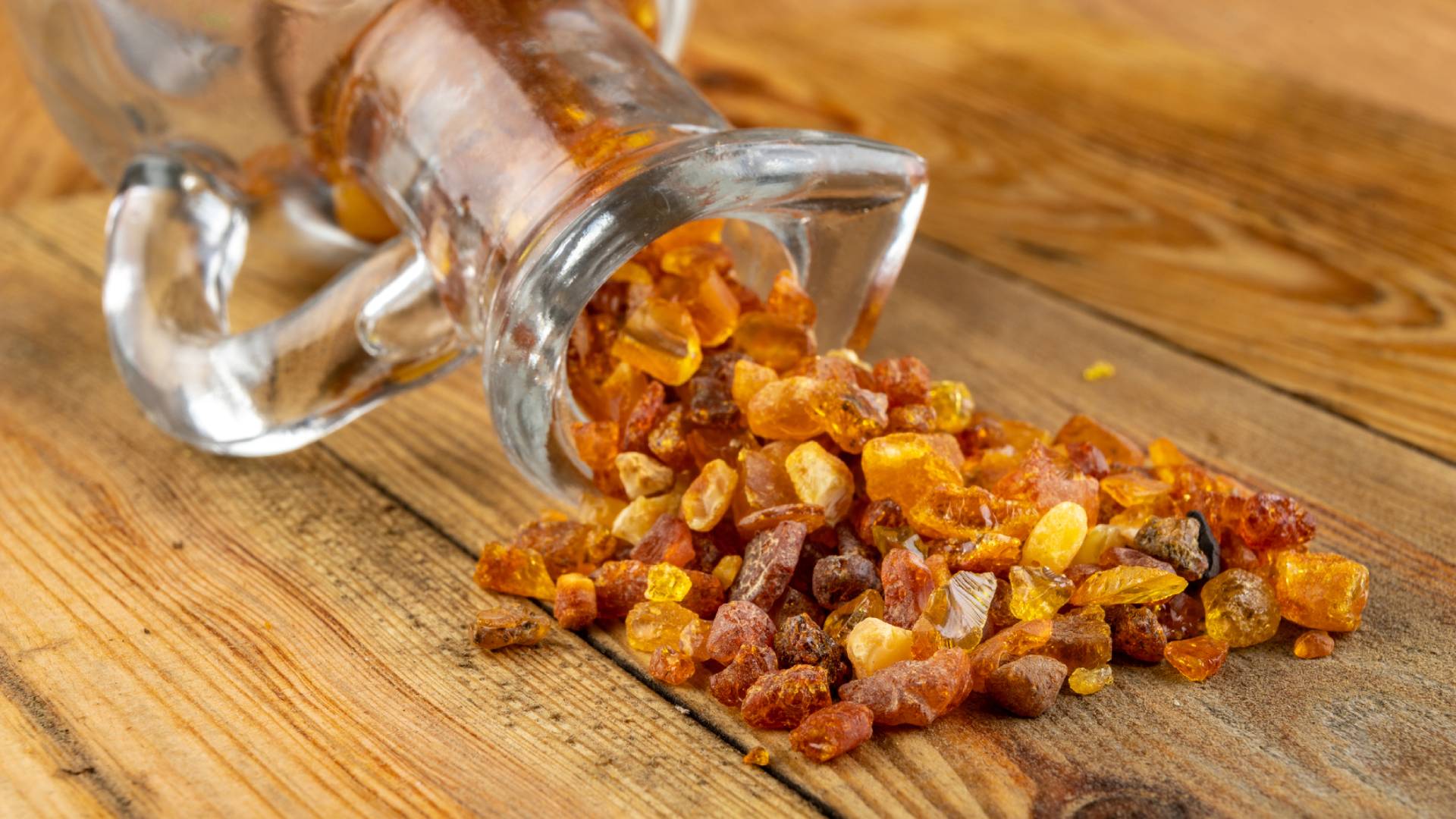 Przyciąga pieniądze i podwaja zyski. Potrzebujesz tylko 3 minut, żeby wykonać ten rytuał