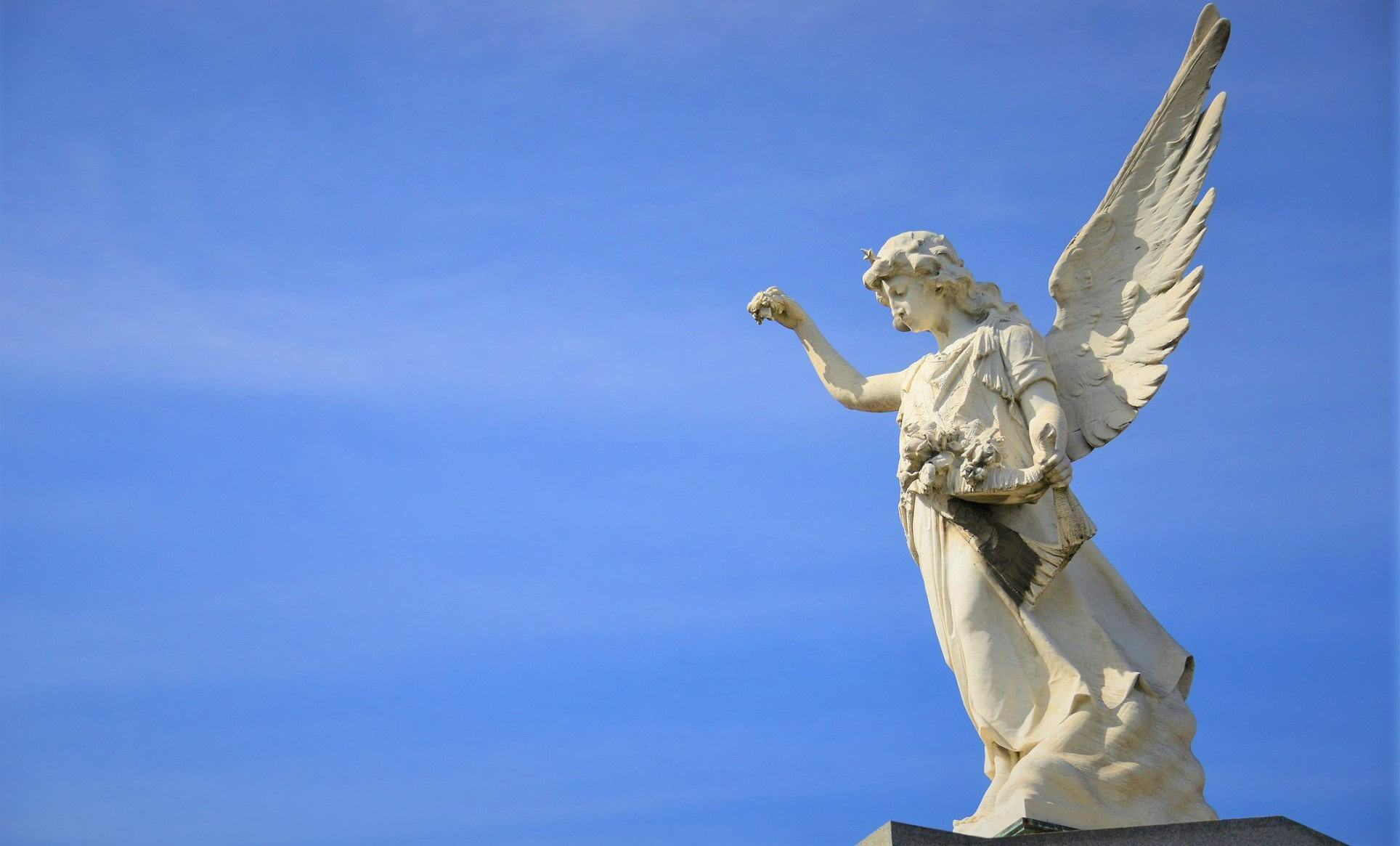 Oto anioł szczęśliwych trafów. Ześle ci wszystko, czego pragniesz, ale pod 1 warunkiem