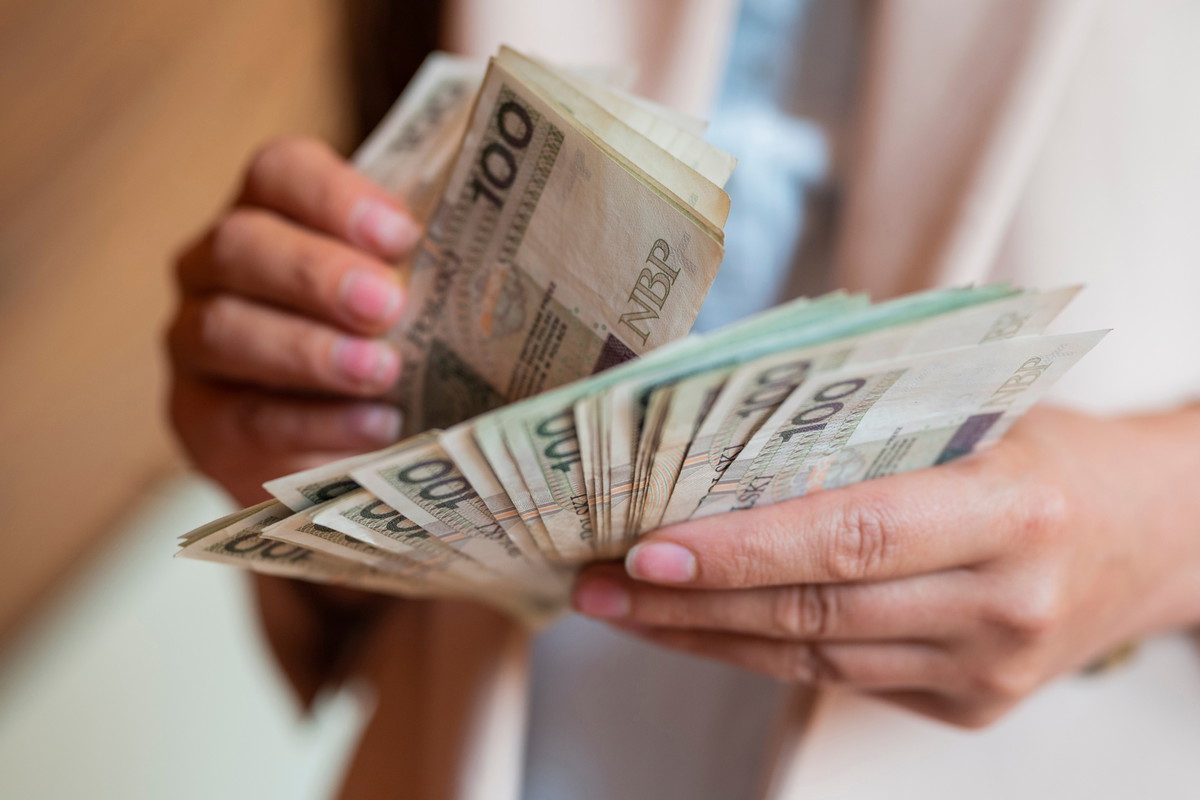 Ten rytuał na bogactwo powtarzaj co miesiąc. Wystarczą 2 rzeczy, żeby przyciągnąć fortunę