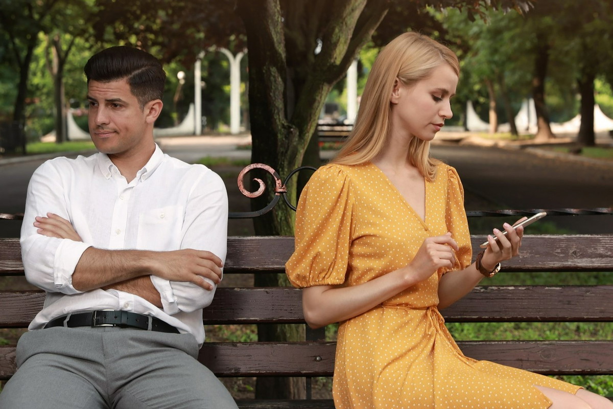 Wskazano 3 znaki zodiaku, które nie potrafią flirtować. Uwodzenie i podryw to nie ich bajka