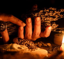 Szybki rytuał na pieniądze. Wystarczą 3 składniki i 5 minut, efekty cię zaskoczą