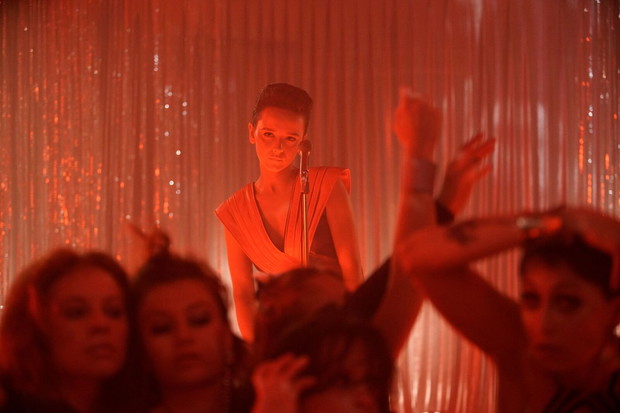 Rojst - kadr z teledysku Wszystko, czego dziś chcę w wykonaniu Moniki Brodki