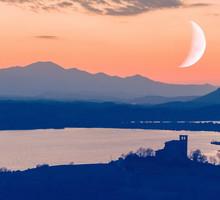 Kobiecy rytuał na pierwszą kwadrę Księżyca. Przyciągnie szczęście i miłość do twojego życia