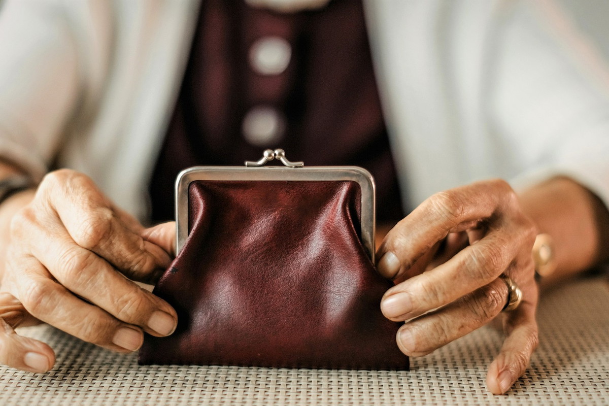 Nigdy nie rób tego ze starym portfelem. Uważaj, możesz ściągnąć pecha i wielkie straty