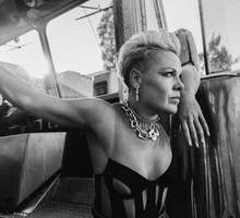 Koncert P!NK na PGE Narodowy już 16 lipca. Artystka odwiedzi Polskę z trasą Summer Carnival 2023
