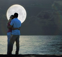 Miłosny rytuał na Pełnię Koźlego Księżyca 2023. Przywróci magię w związku