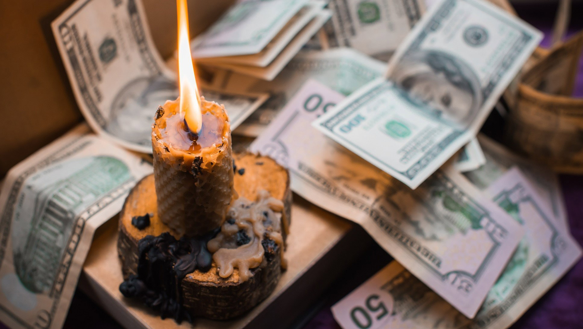 Sprawdzone zaklęcie na wygrywanie pieniędzy. Potrzebujesz tylko 3 składników