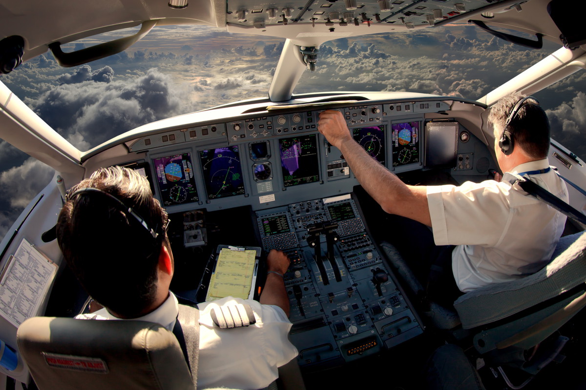 Przesądy lotnicze: kruk przynosi pecha. Piloci wierzą, że to czarny kot lotnictwa