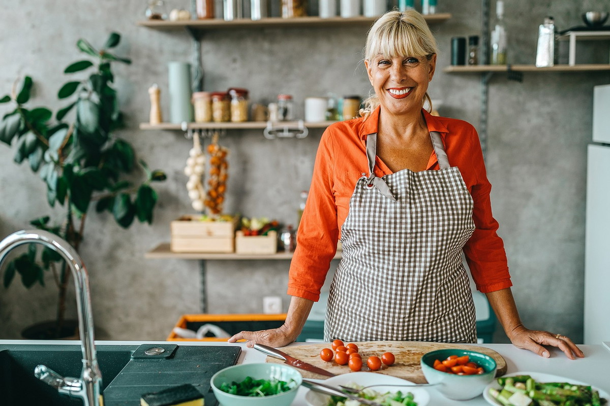 Kobiety o tych 3 znakach zodiaku to mistrzynie kuchni. Trafiają przez żołądek do serca