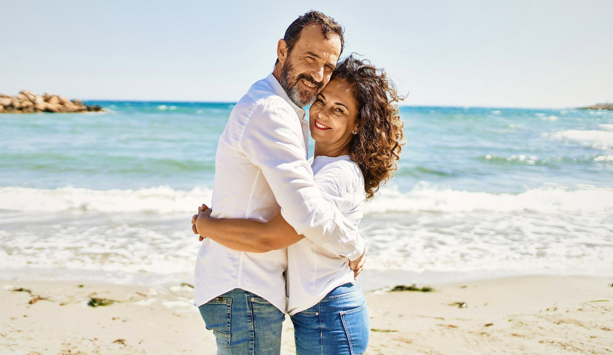 Te 3 znaki zodiaku zakochają się w wakacje. Strzała Amora trafi je już w lipcu