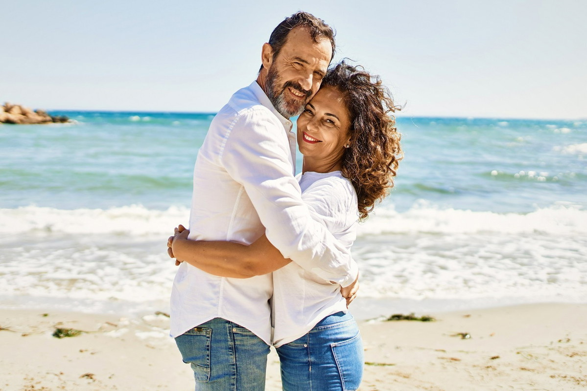 Te 3 znaki zodiaku zakochają się w wakacje. Strzała Amora trafi je już w lipcu