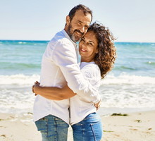 Te 3 znaki zodiaku zakochają się w wakacje. Strzała Amora trafi je już w lipcu