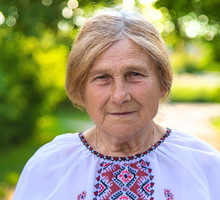 Babciny sposób na obgadywanie. Ochroni cię, ale tylko pod 1 warunkiem