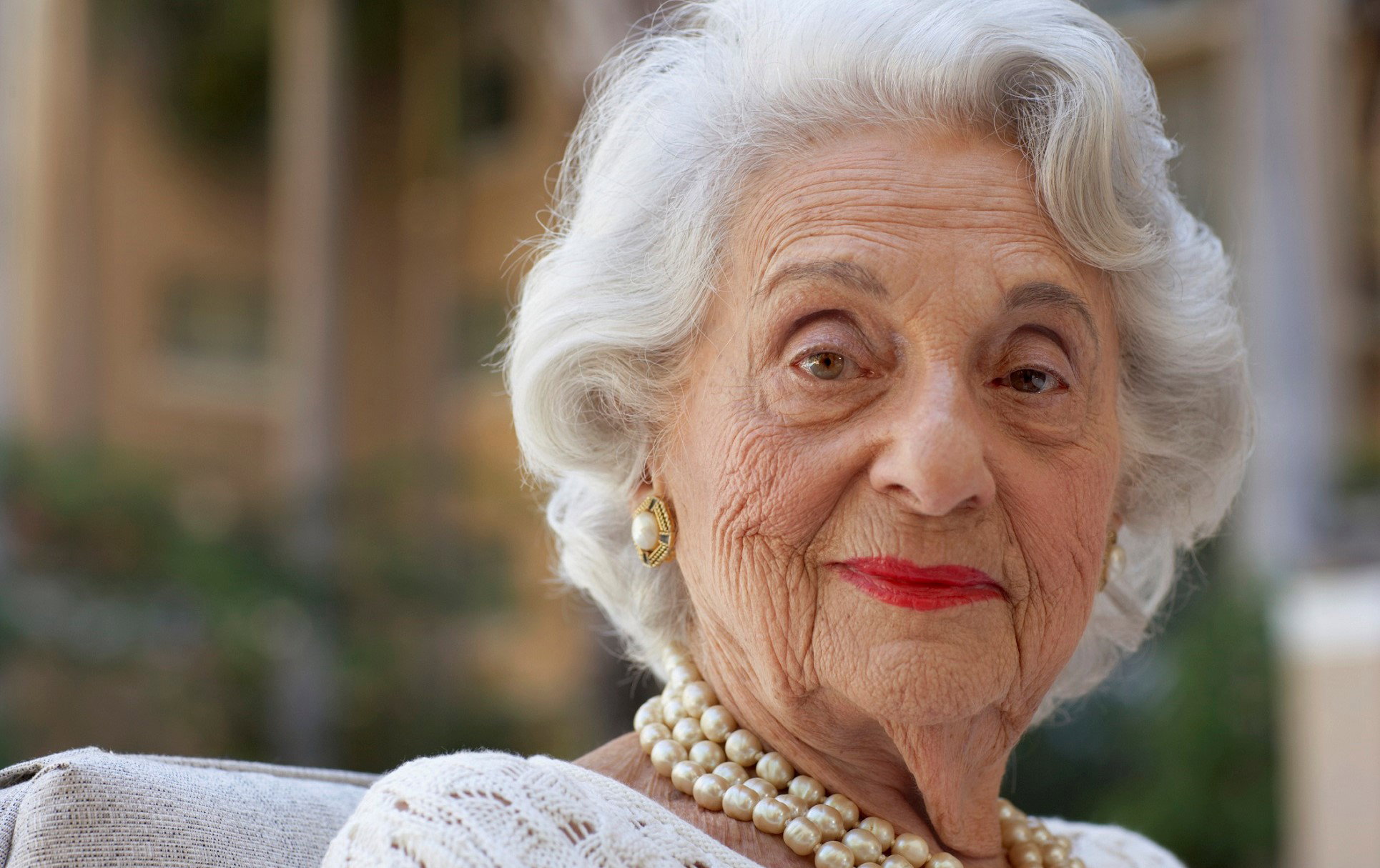 Babciny rytuał na przyciąganie pieniędzy. Działa tylko tego 1 dnia