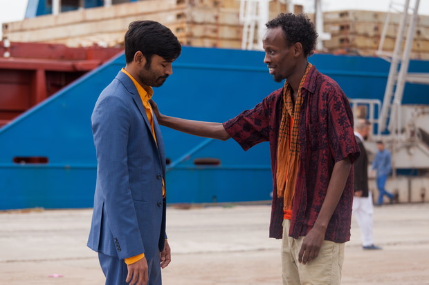 Kadry z filmu Niezwykła podróż Fakira, który utknął w szafie