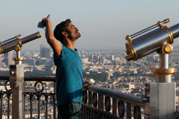 Kadry z filmu Niezwykła podróż Fakira, który utknął w szafie