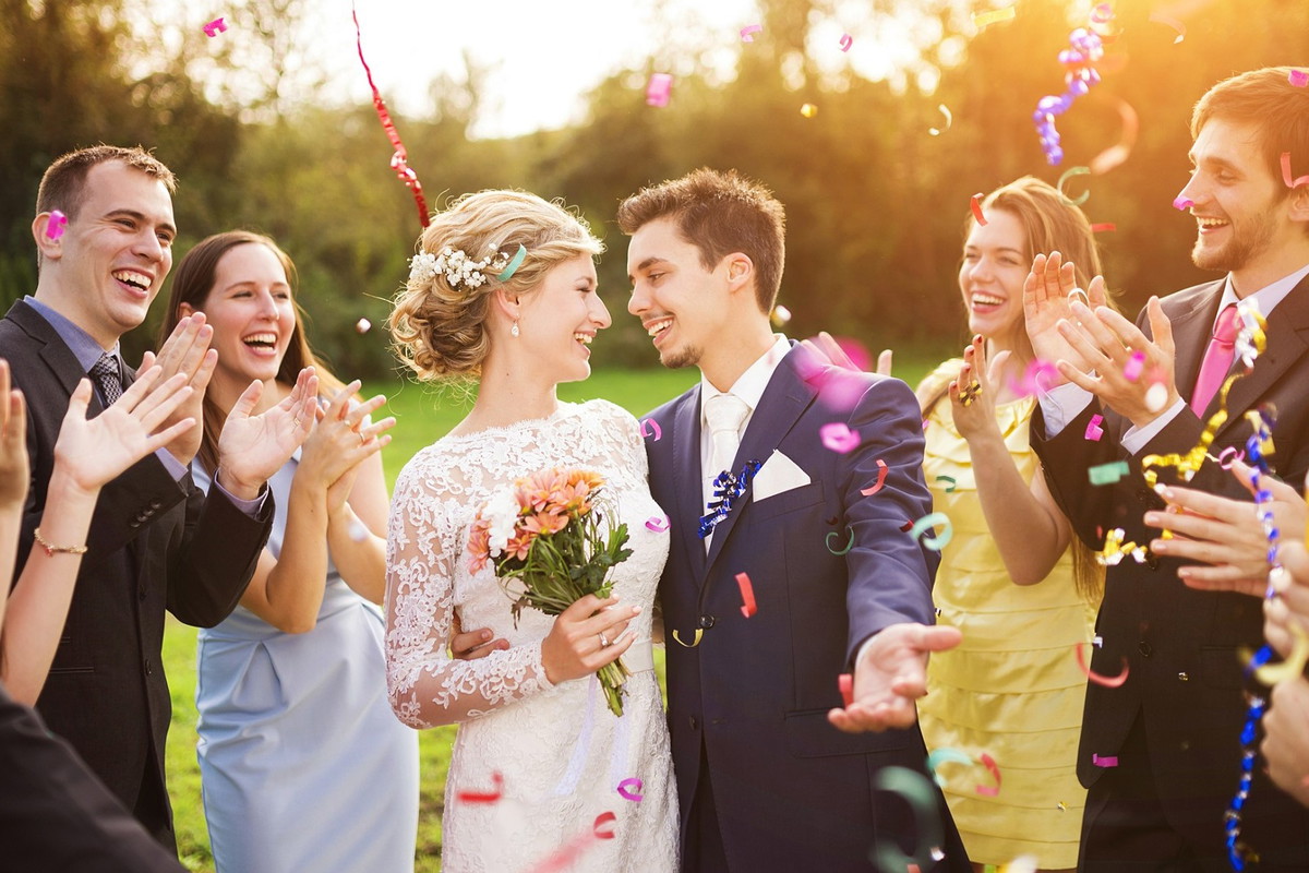 Pod żadnym pozorem nie ubieraj tego koloru na wesele. Przyniesiesz pecha pannie młodej