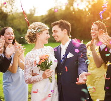 Pod żadnym pozorem nie ubieraj tego koloru na wesele. Przyniesiesz pecha pannie młodej