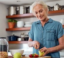Cynamon na pieniądze. Dodaj ten składnik do śniadania, a Fortuna będzie ci sprzyjać