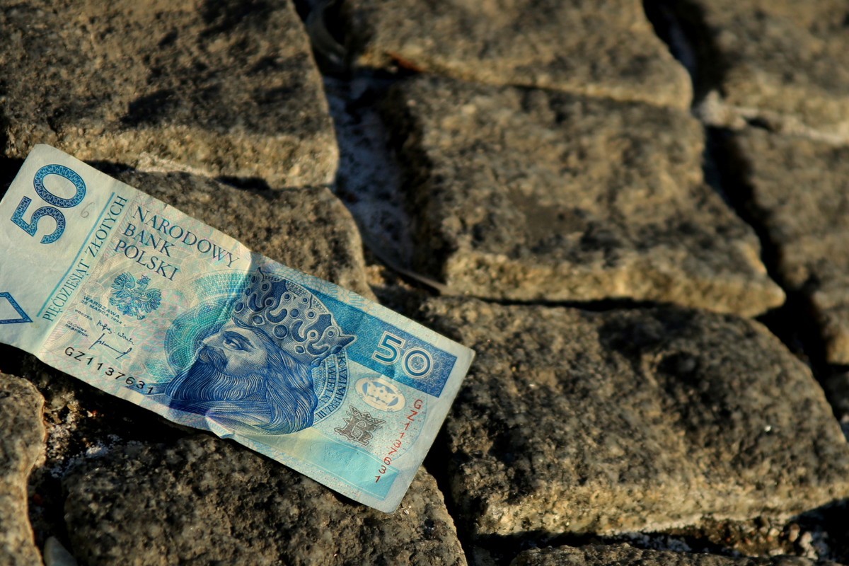 Co zrobić, gdy pieniądz spadł ci na ziemię Uważaj na tę 1 rzecz, bo stracisz wszystko