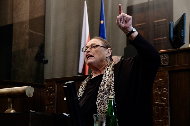 Polityka - kadr z filmu Patryka Vegi