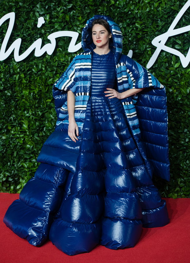 Kolor Roku Pantone 2020 - Classic Blue