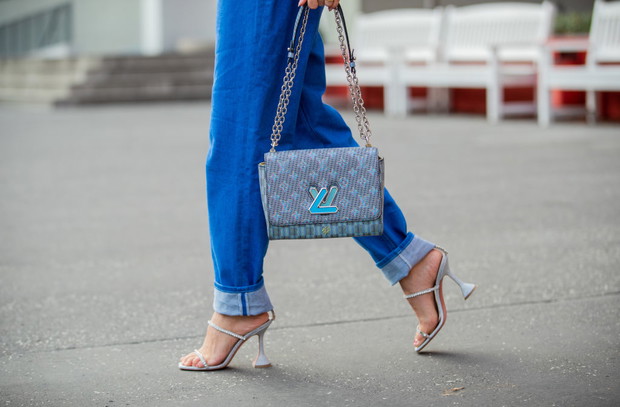 Kolor Roku Pantone 2020 - Classic Blue