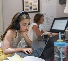 Edukacja zdalna w szkołach: do kiedy? Światowa Organizacja Zdrowia apeluje