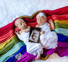 Fotografka wykonała niesamowicie wzruszające zdjęcie: tak uczciła śmierć swojej córeczki i narodziny bliźniaków