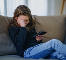 Niebezpieczna zabawa na "Tik Toku" doprowadziła do śmierci 10-latki. Co się stało?