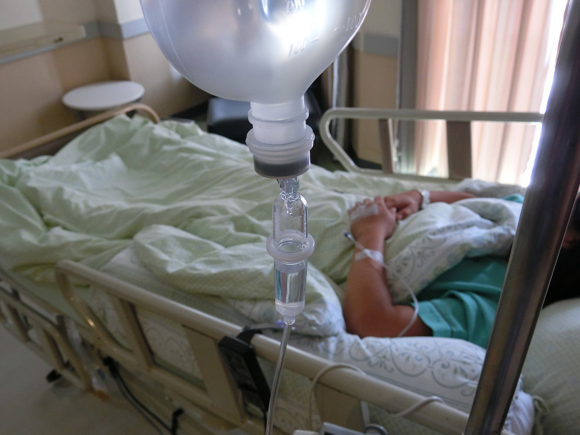 Ten wpis lekarza po ratowaniu dziecka po próbie samobójczej powinien nas obudzić: "Dziecko wykrzyczało swoją rozpacz"