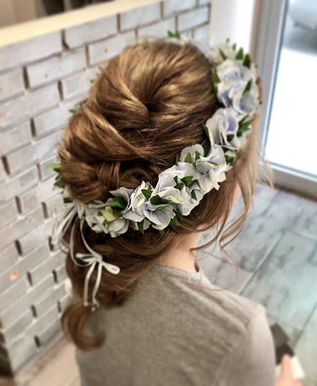 Fryzury komunijne dla dziewczynek