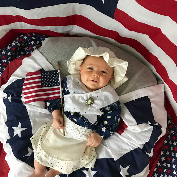 Liberty Jaine jako Betsy Ross
