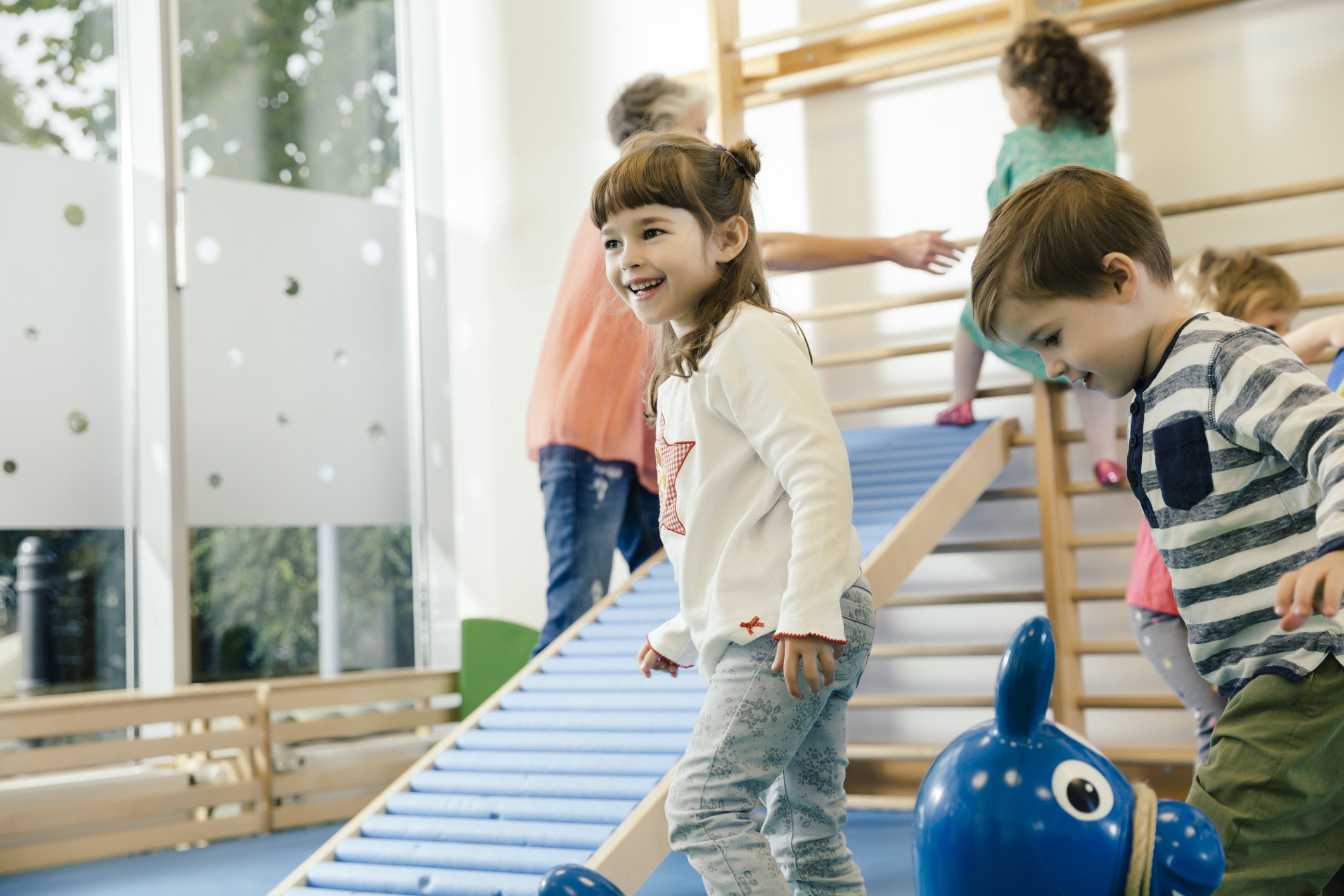 Kontrowersje wokół otwarcia żłobków i przedszkoli 6 maja. "Nie będę narażał życia maluchów" - apeluje Rafał Trzaskowski