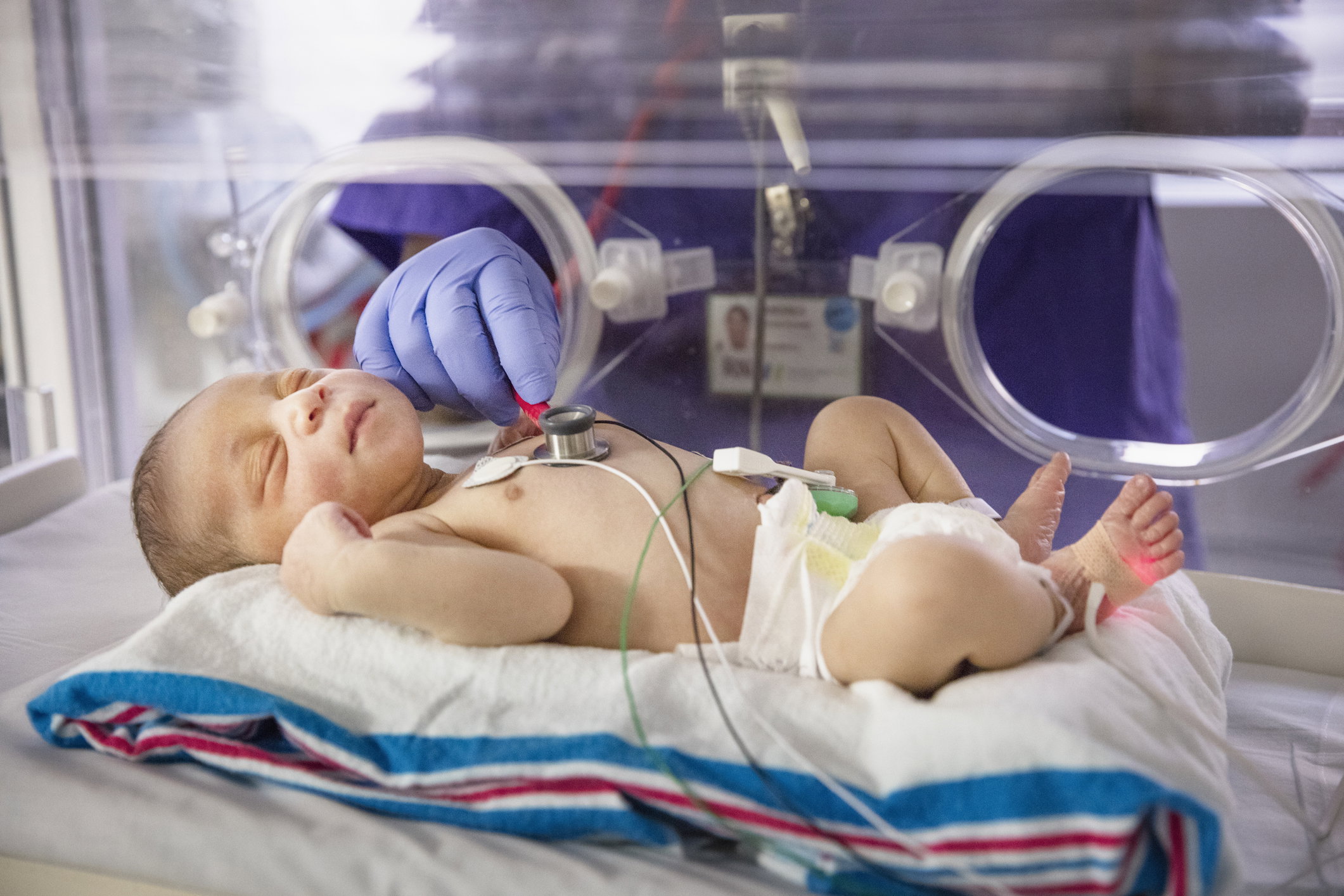 Półroczne dziecko wyleczone z koronawirusa: "Ludzie wciąż nie traktują tej epidemii poważnie"