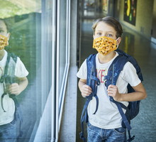 To oświadczenie w szkołach zmroziło rodziców. Muszą wyrazić zgodę na „nieodwracalne uszkodzenie płuc lub zgon dziecka”. C