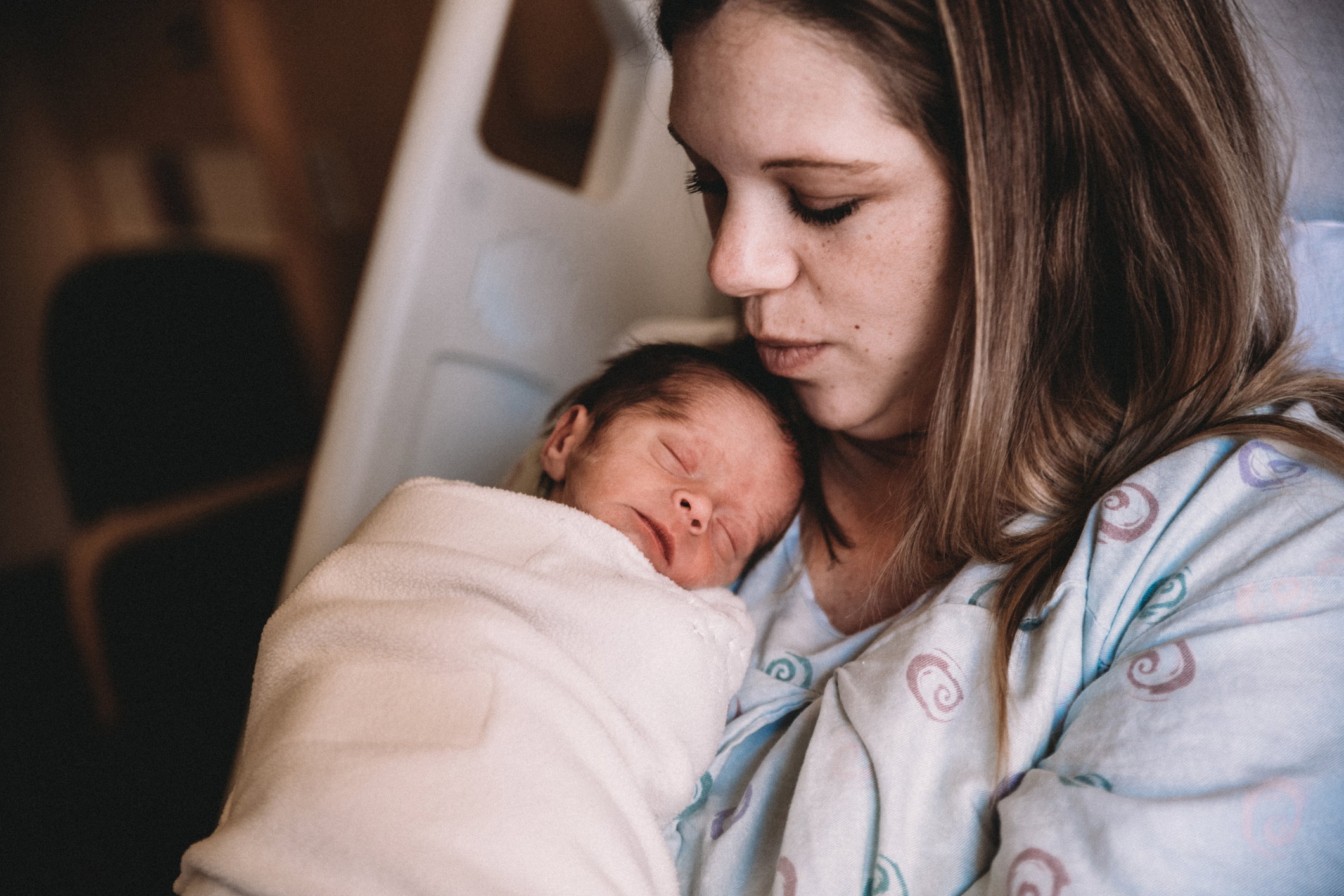 Wysokie kary dla szpitali za oddzielanie matki od dziecka na porodówkach. Ważna decyzja Rzecznika Praw Pacjenta